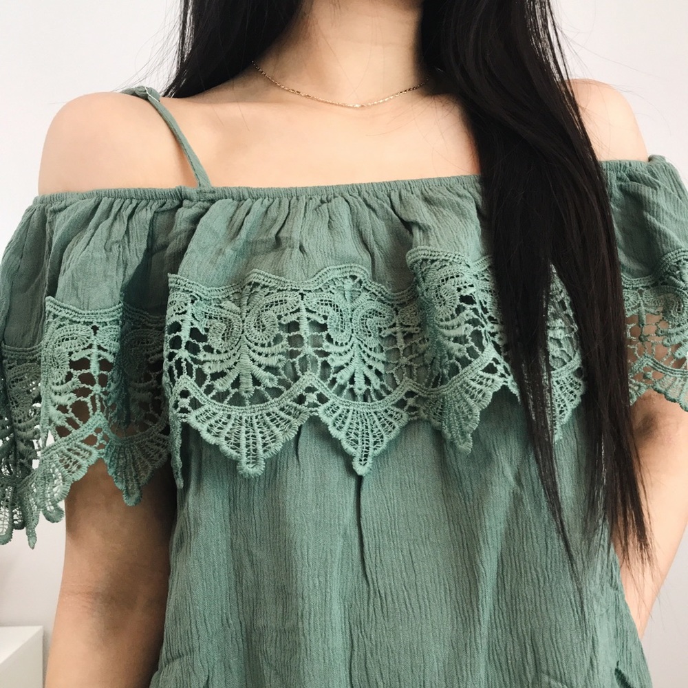Taylor // Sage Green Blouse - Picture 2 of 4